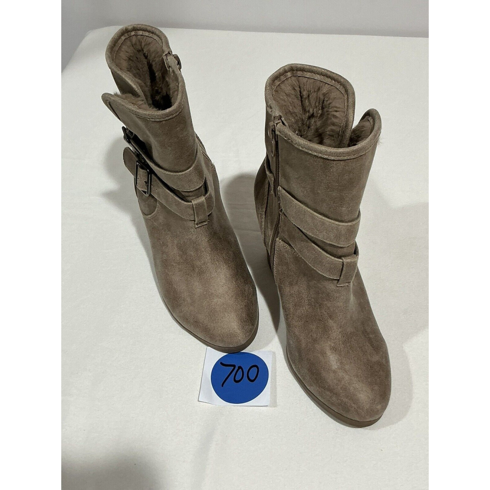 Woman’s Size 7 Crown Vintage Brown Faux Leather Side Zip Bootie